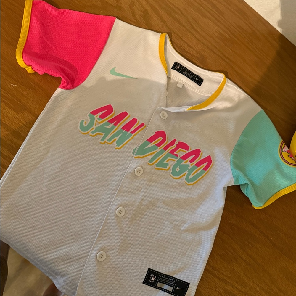 Nike White and Pink Sporty Jersey
